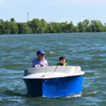 Bateau électrique sans permis Ruban bleu à louer à Mâcon chez Loca Concept