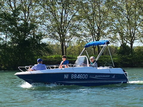 Bateau Quicksilver 500 Commander à louer à Mâcon chez Loca Concept