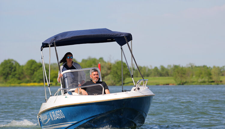 Bateau Quicksilver 500 Commander à louer à Mâcon chez Loca Concept