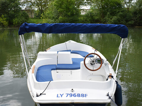 Bateau sans permis Ruban Bleu Most à louer à Macon